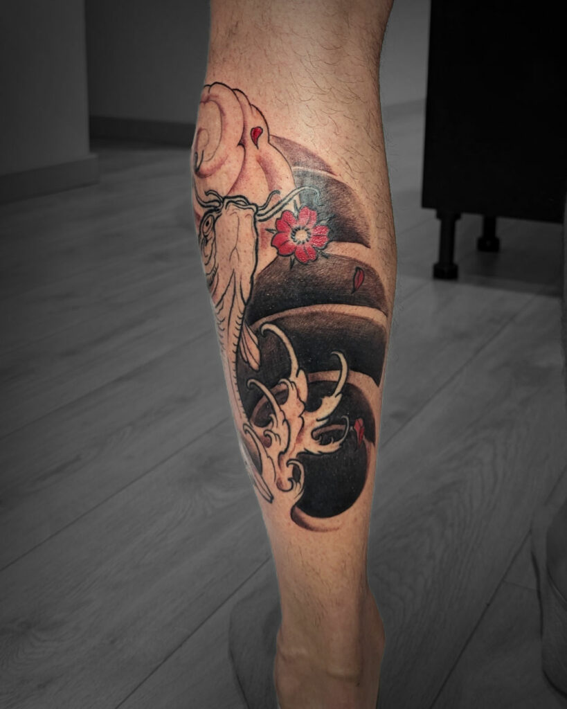 carpe koi mollet gauche néojaponnais